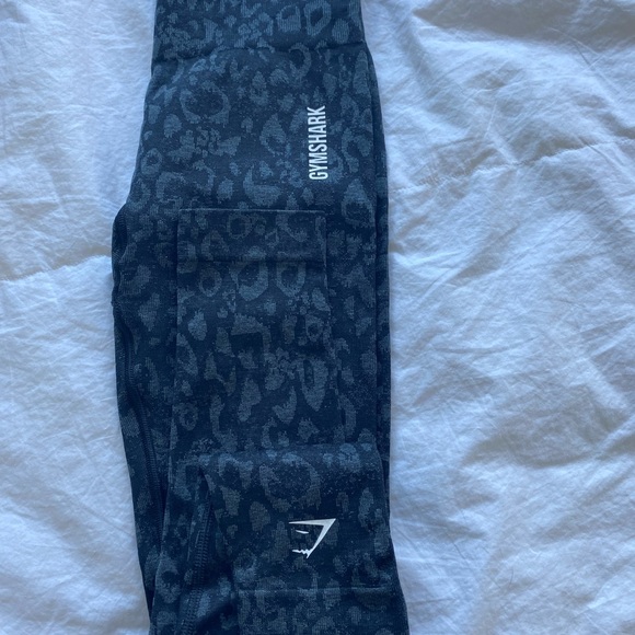 Gymshark adapt animal camo leggings XS - Picture 3 of 6